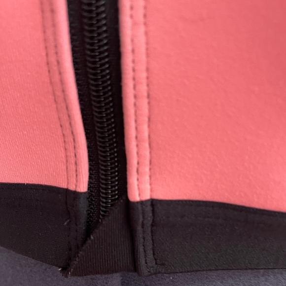 Victoria's Secret VSX Sports Bra Coral Watermelon Sparkly Mesh Sports Bra 34DD E - Picture 9 of 12